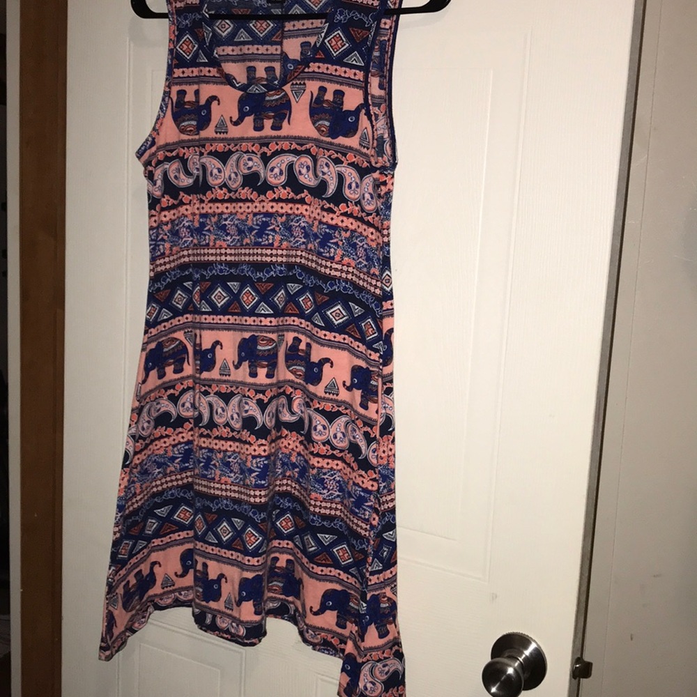 Super cute short sleeve dress
